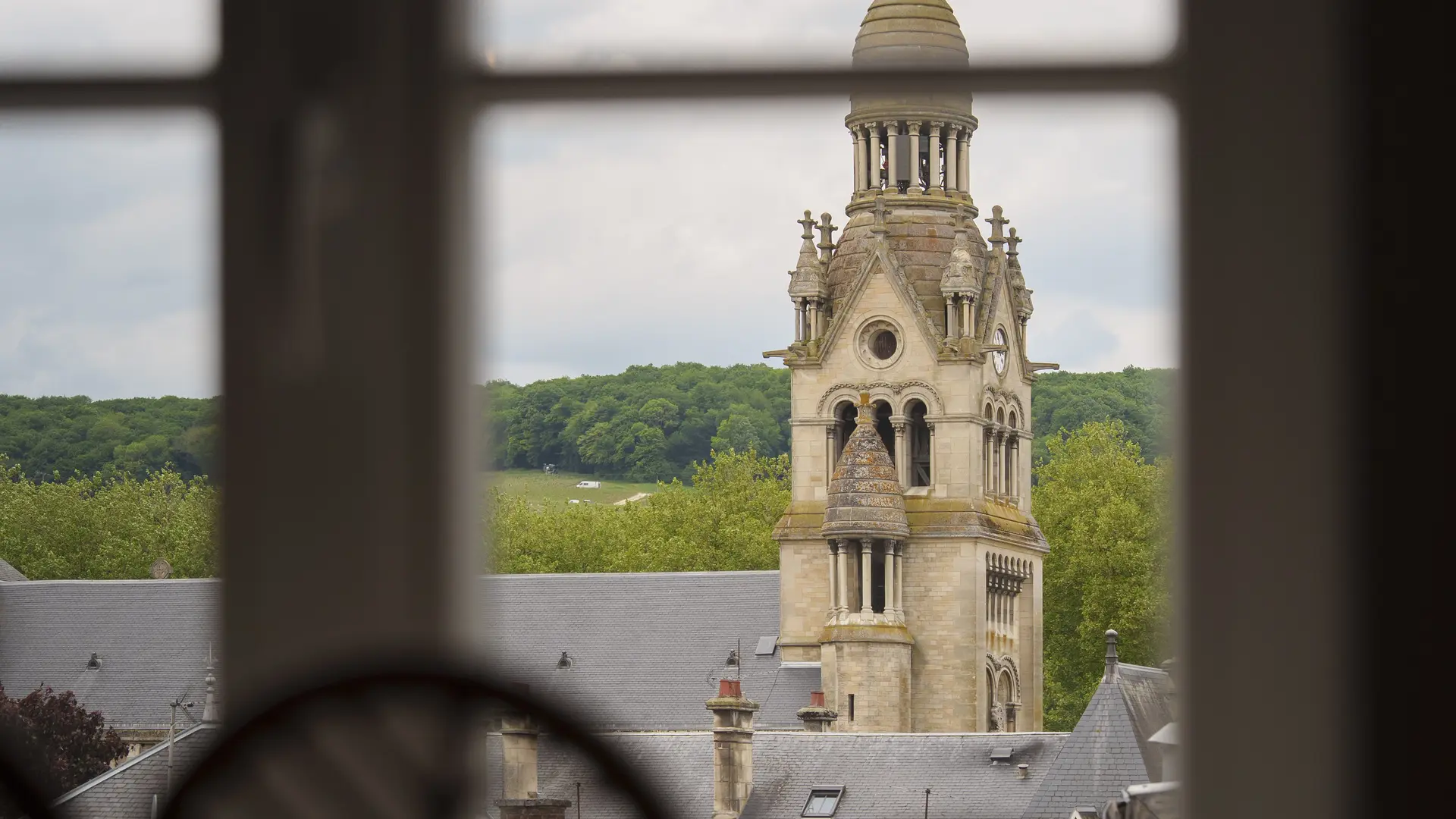 Vue depuis la chambre sur l'Église Saint-Pierre et Saint-Paul d'Épernay