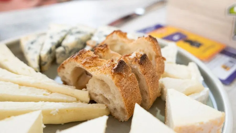 bar-a-jeux-les-petits-chevaux-chalons-en-champagne-plateau-fromage