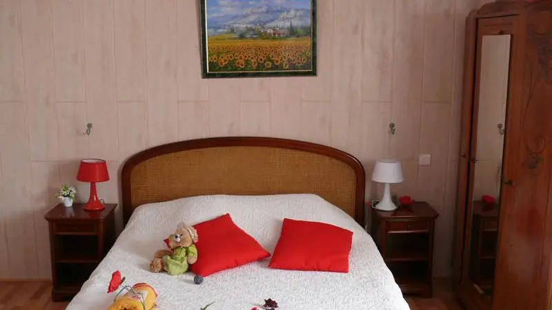 chambres-hotes-les-perrières-st-germain-la-ville-chambre-coquelicot