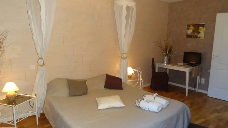 chambres-hotes-les-perrières-st-germain-la-ville-chambre-ly