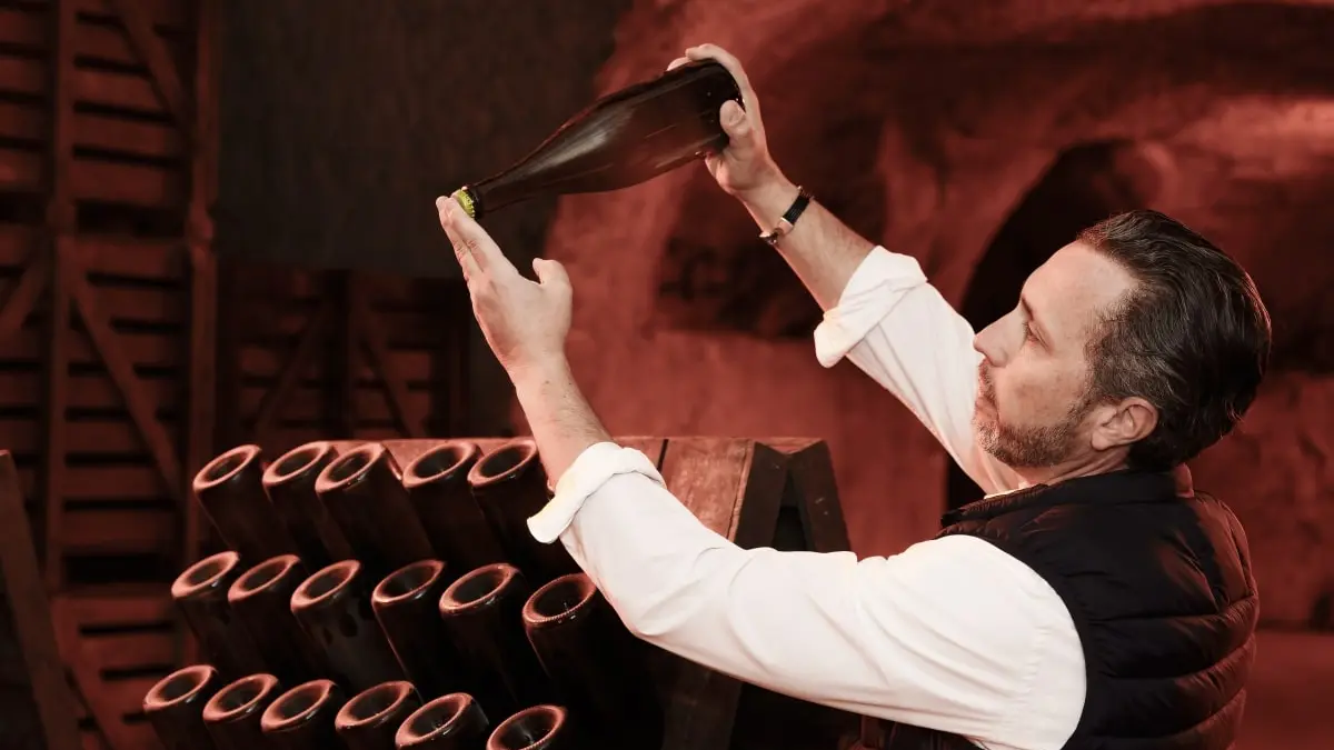 champagne-balincourt-chalons-crayeres-remuage-2