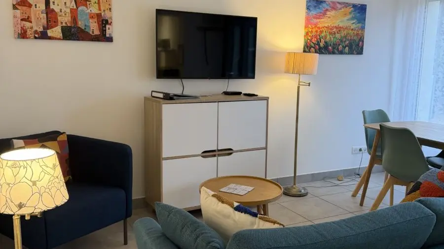 gite-la-belle-prise-matougues-salon