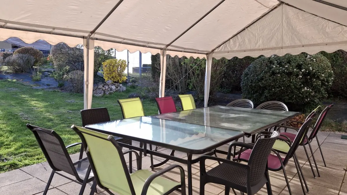 gite-la-petillante-soudron-terrasse