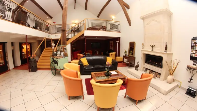 hotel-auberge-des-moissons-matougues-hall