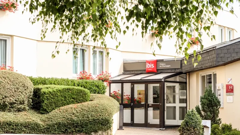 hotel-ibis-chalons-en-champagne-entree
