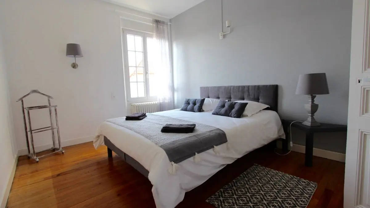 la-maison-de-toinette-chambre-grise-etage