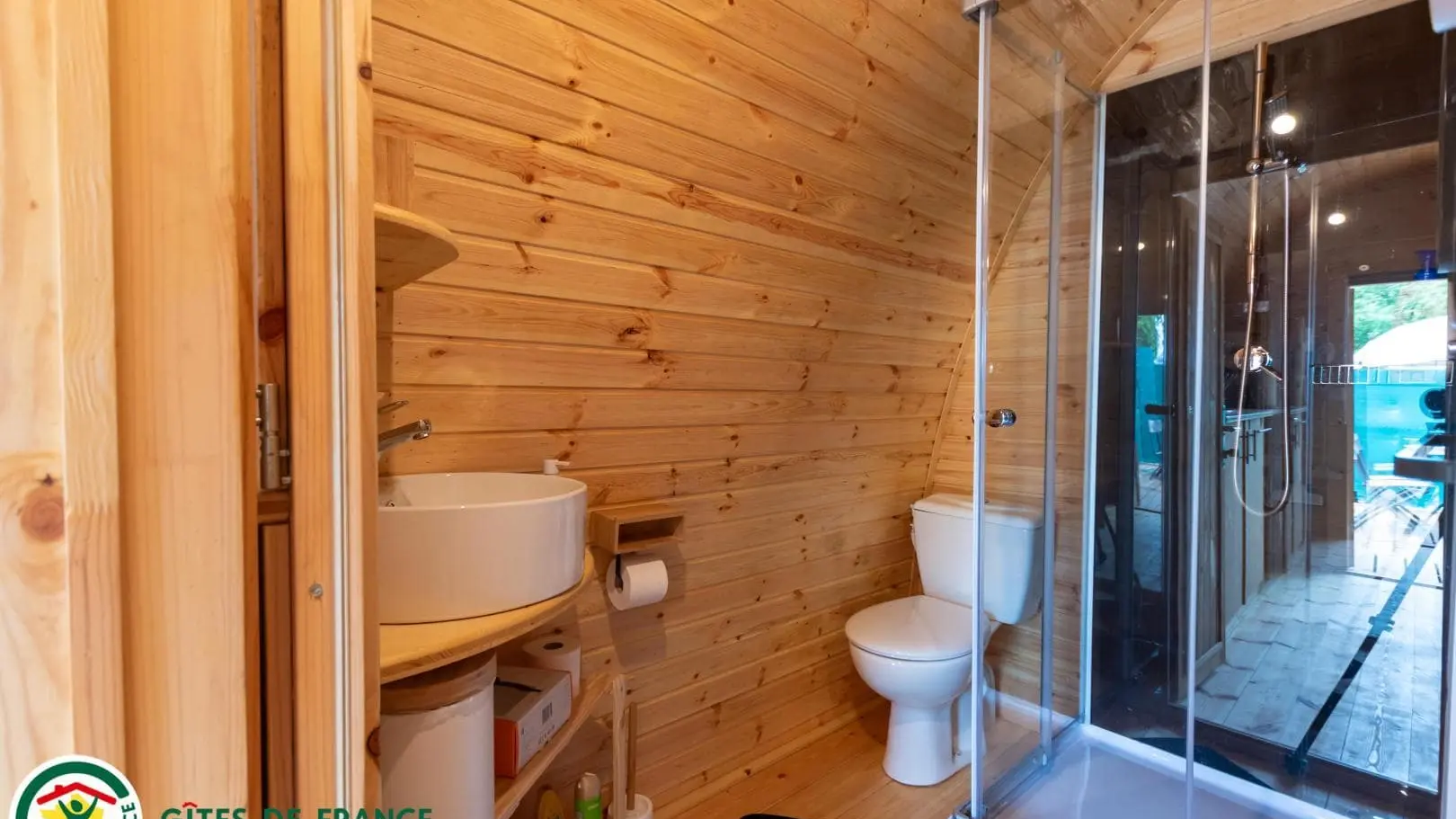 le-pod-de-monica-salle-de-bain