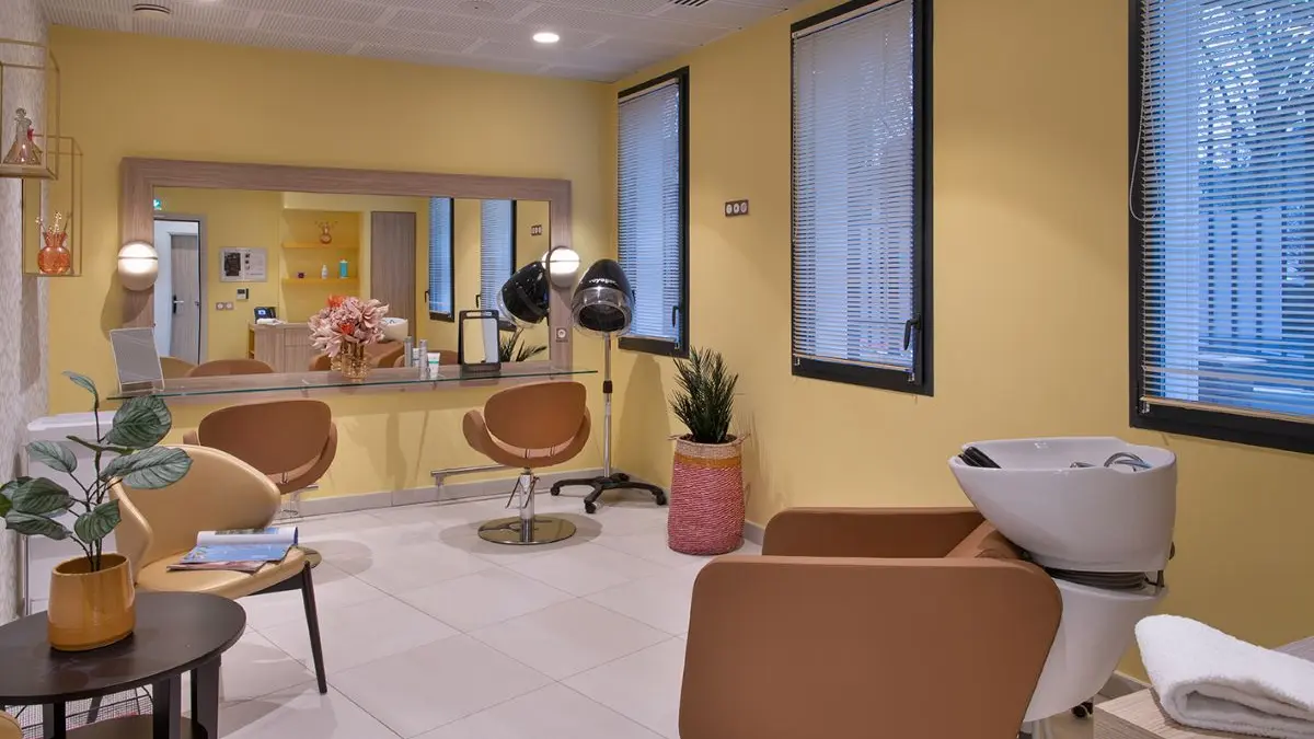 residence-domitys-chalons-en-champagne-salon-coiffure