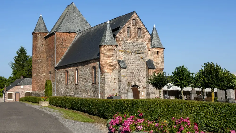 Église fortifiée Saint Nicolas < Englancourt < Thiérache < Hauts-de-France