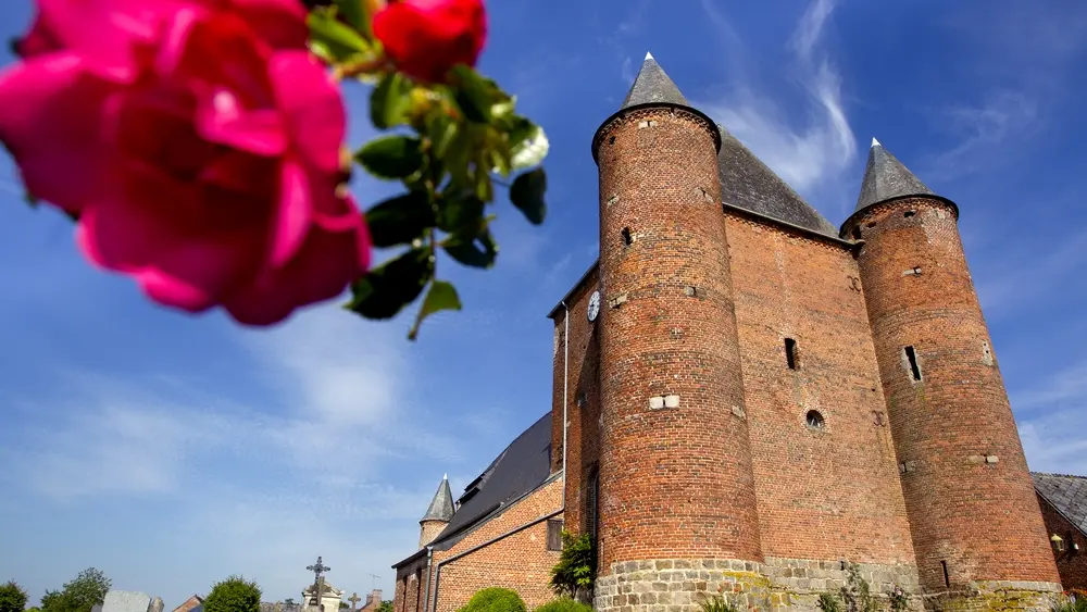 Église fortifiée Saint Nicolas < Englancourt < Thiérache < Hauts-de-France