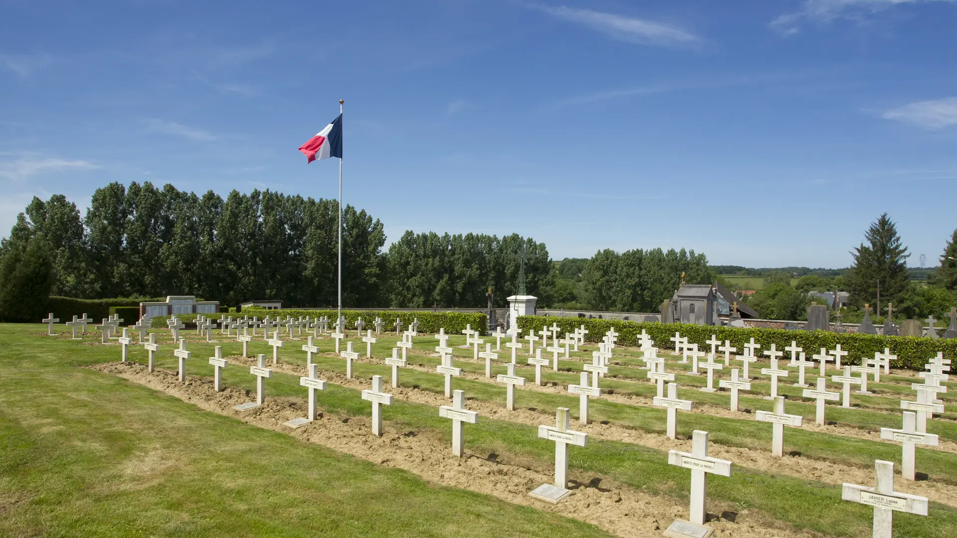 Cimetière d'Effry < Vue d'ensemble < guerre 14-18 < WW1 < Effry < Aisne < Picardie
