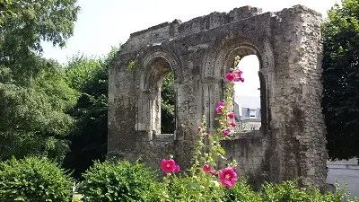 Ruines de l'abbaye Notre Dame < Soissons < Aisne < Picardie