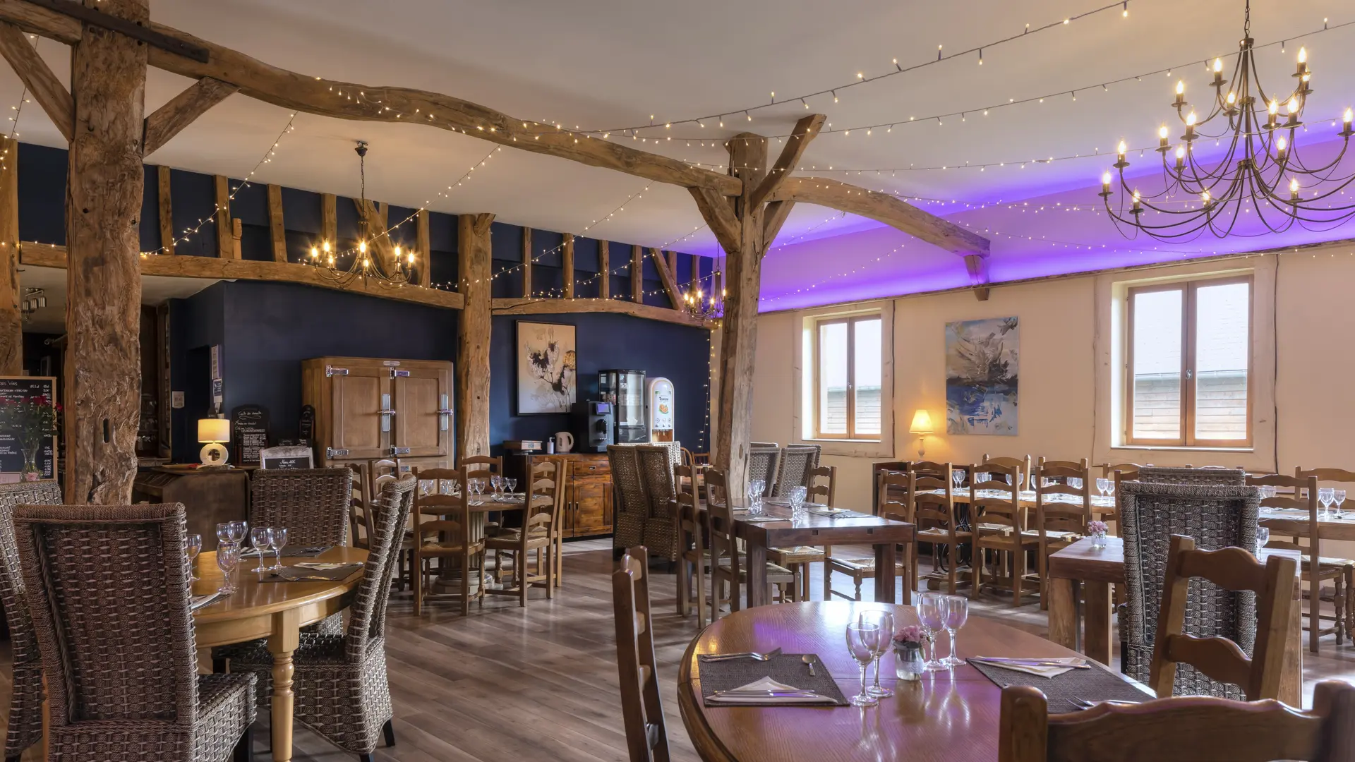 Les Lavandières - salle de restaurant - La Grange