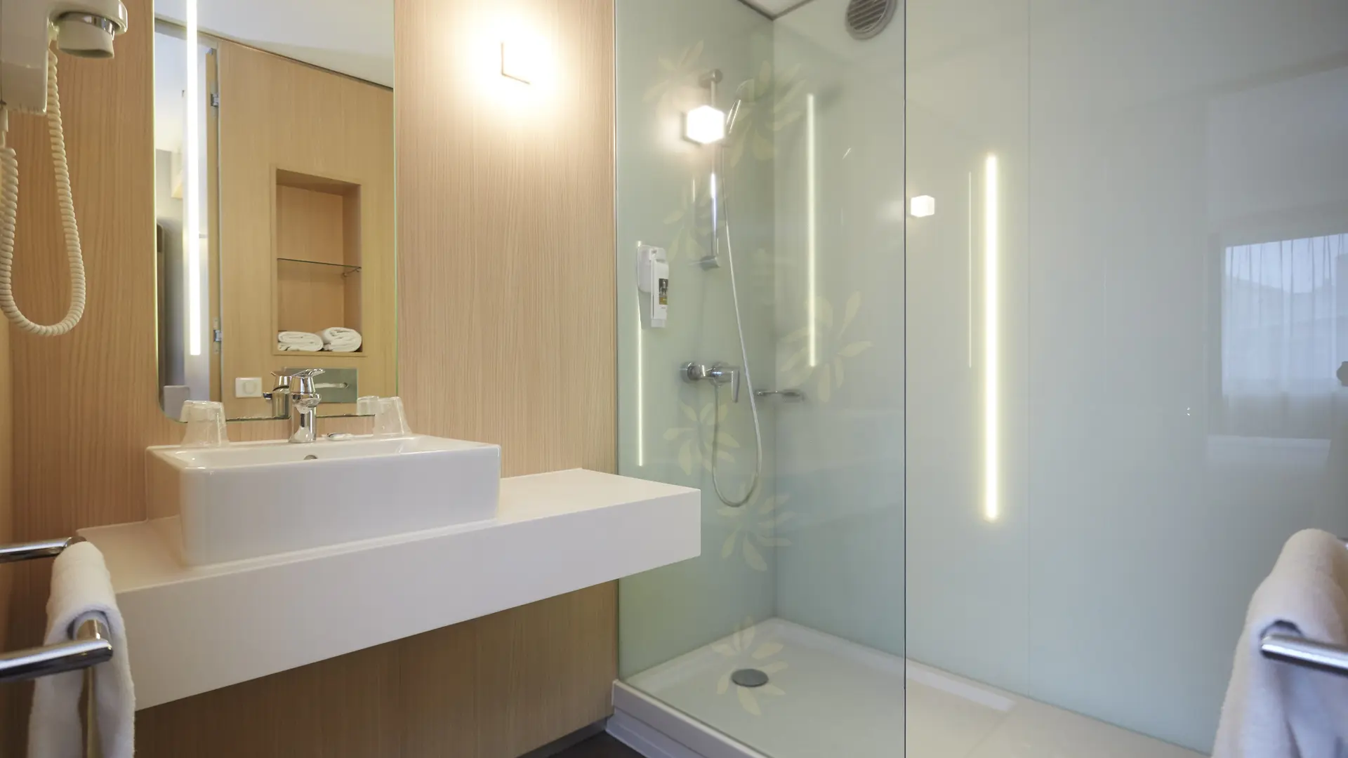 3 Mercure Valenciennes_salle de bain