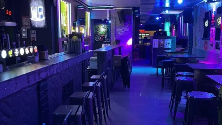 Bar