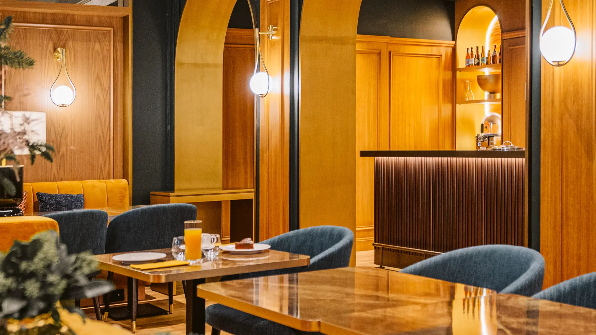 CAFE BELLEVUE