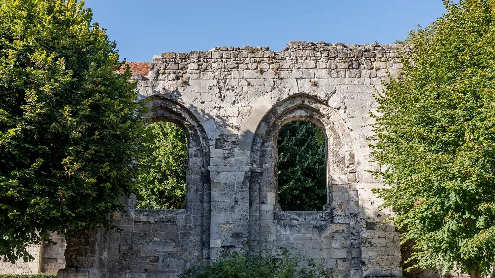 Ruines de l'abbaye Notre-Dame < Soissons < Aisne