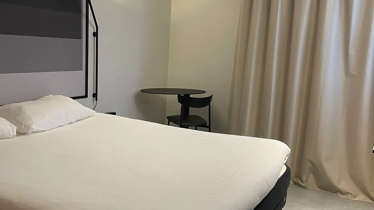 Hôtel Ibis chambre Square < Laon < Aisne < Picardie