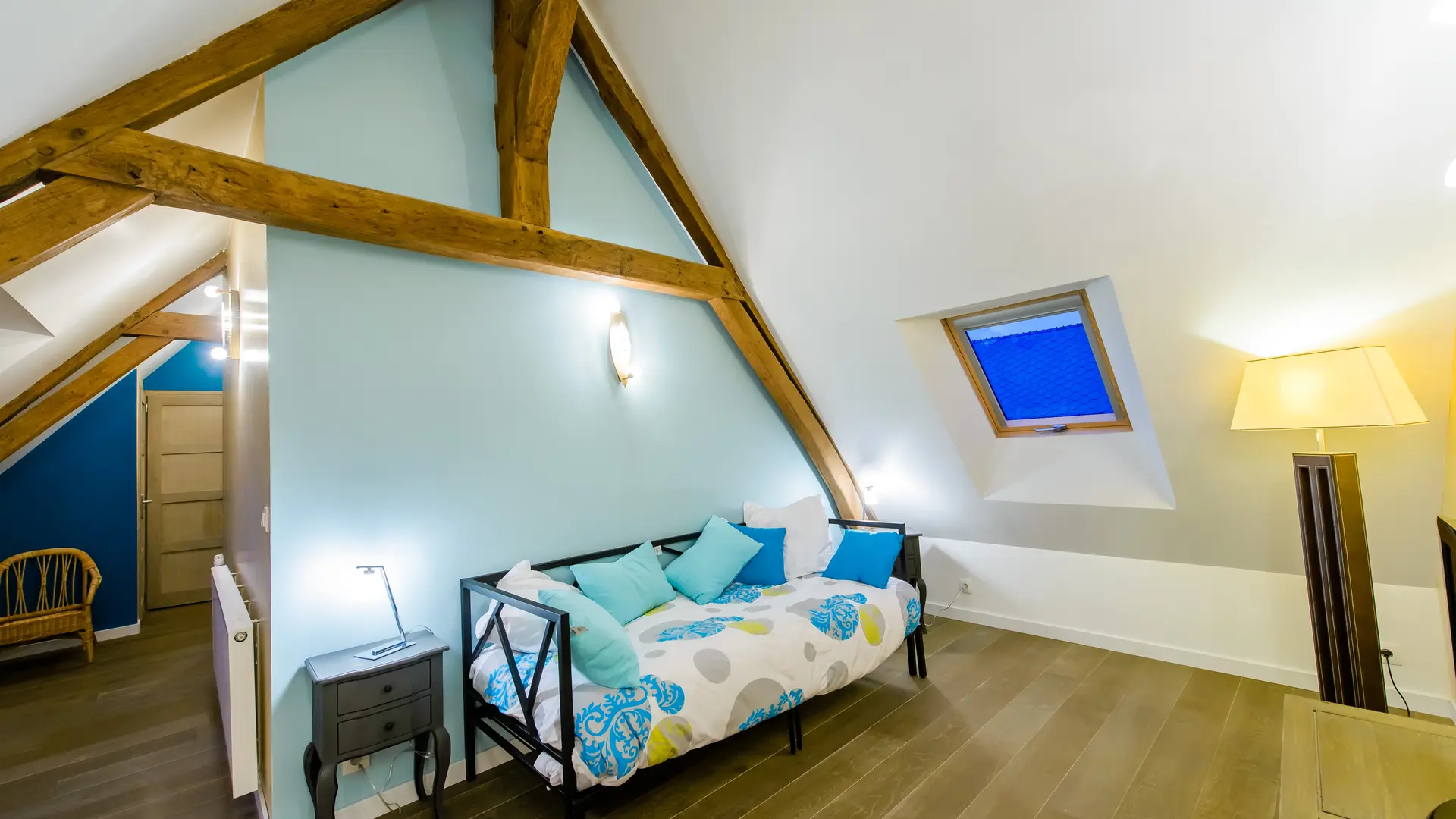 Les Lavandières - couchage 1 à 2 pers. palier 2ème étage maison d'hôtes - 12 p