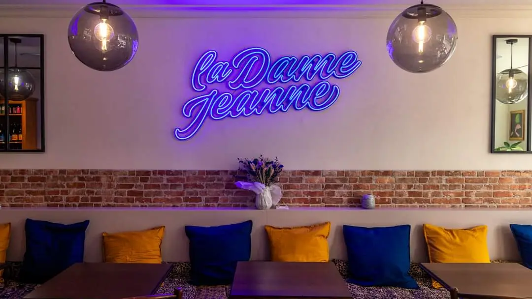 LA DAME JEANNE