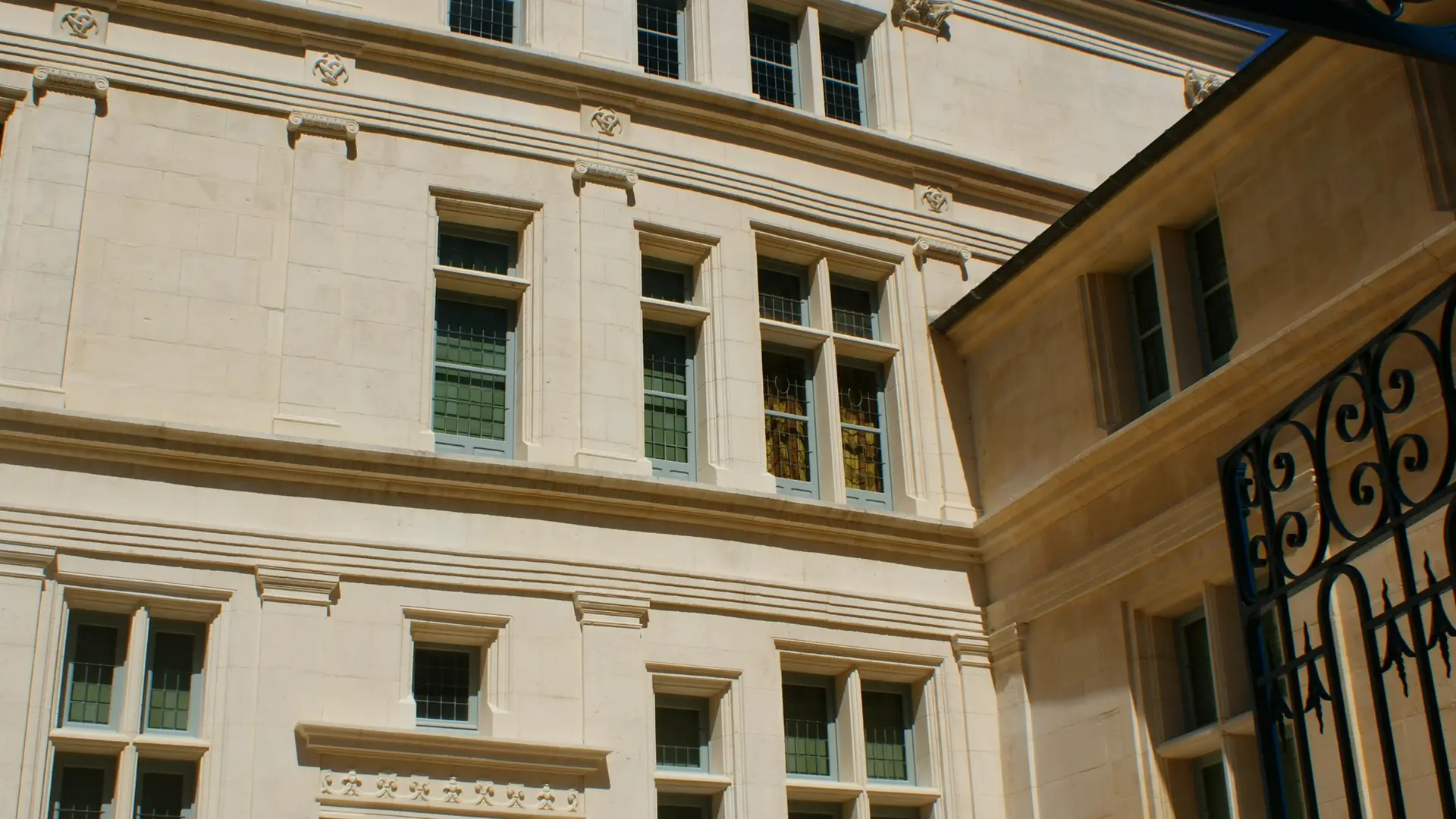 Façade