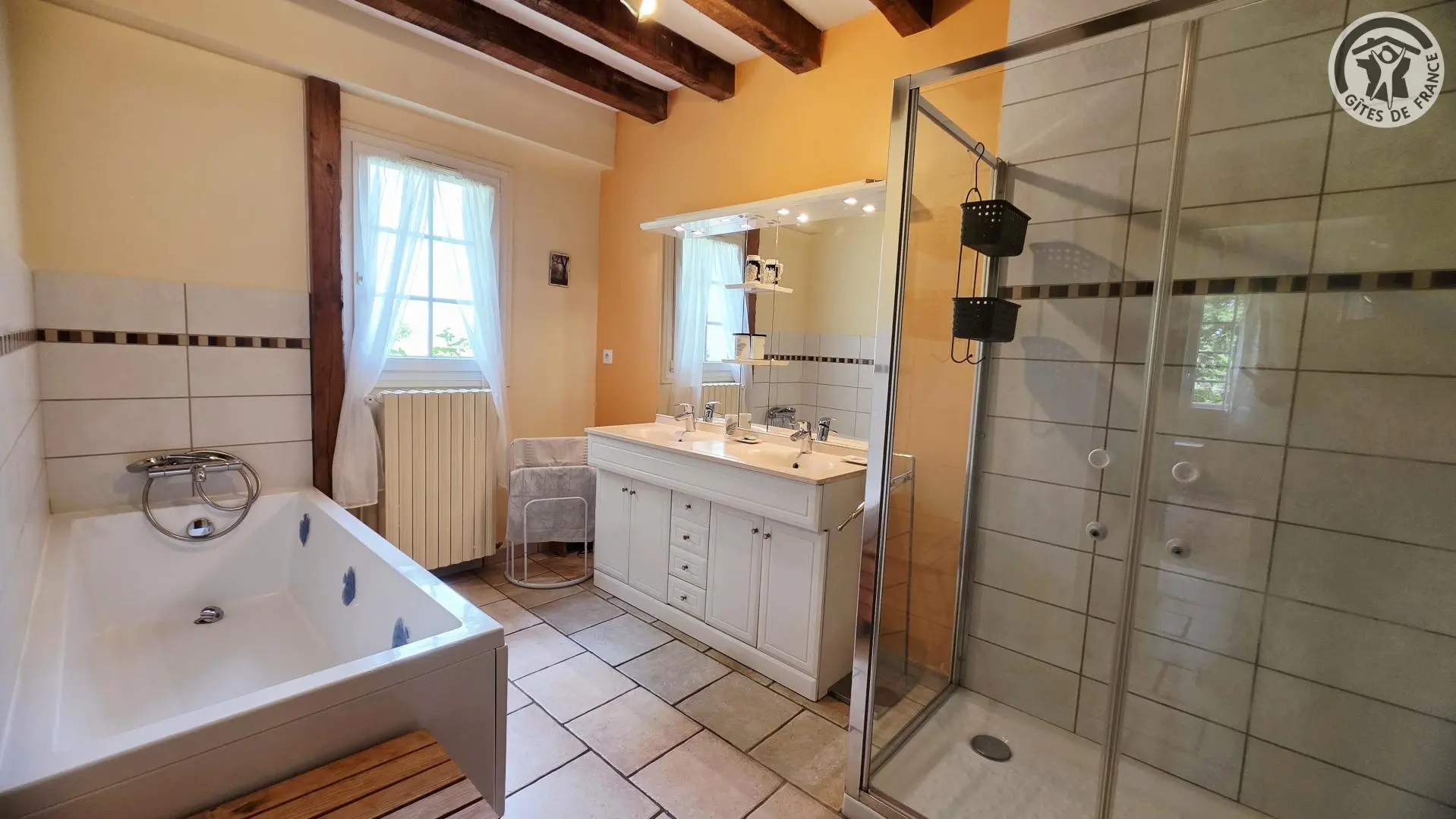 BEUVARDES Gîte du Chêne