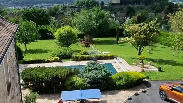 CHATEAU-THIERRY Dovie