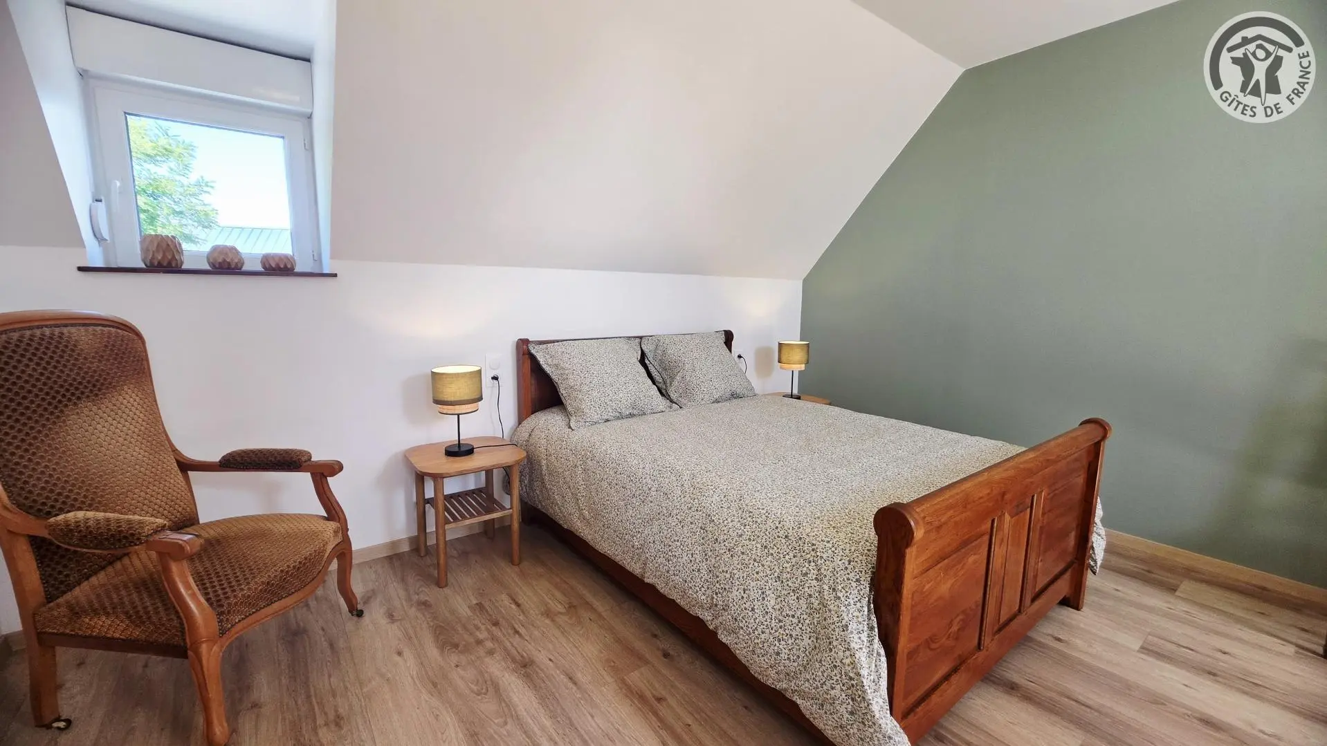 MARLY GOMONT L'acacia