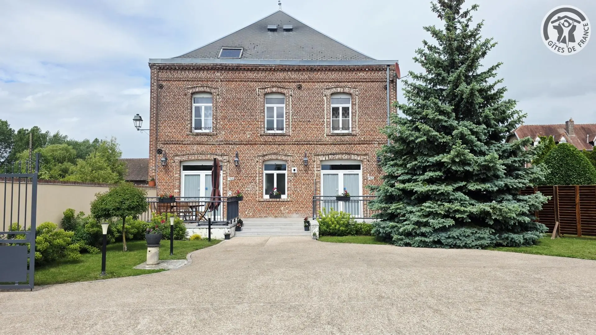 RIBEMONT Le Relais Fleuri