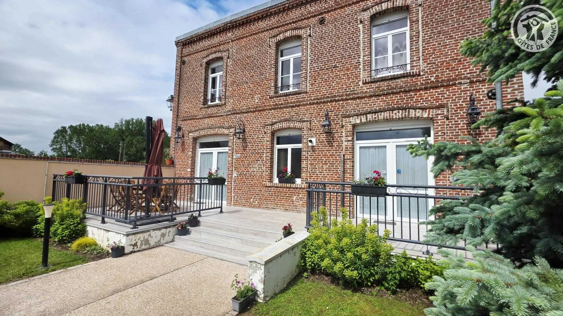 RIBEMONT Le Relais Fleuri
