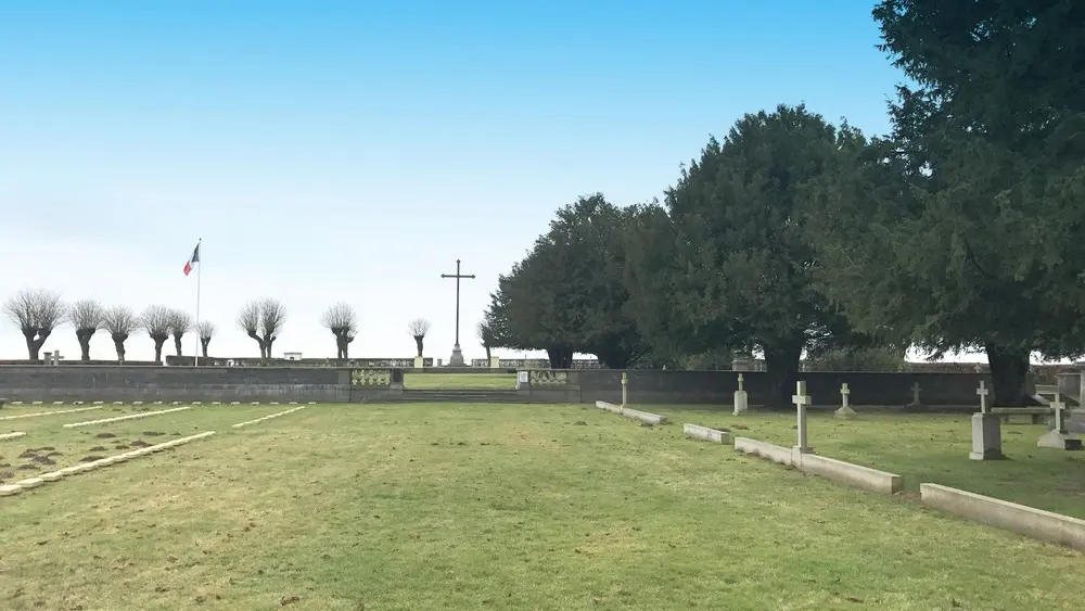 Cimetière Militaire < le Sourd < Thiérache < Aisne < Picardie < Hauts de France