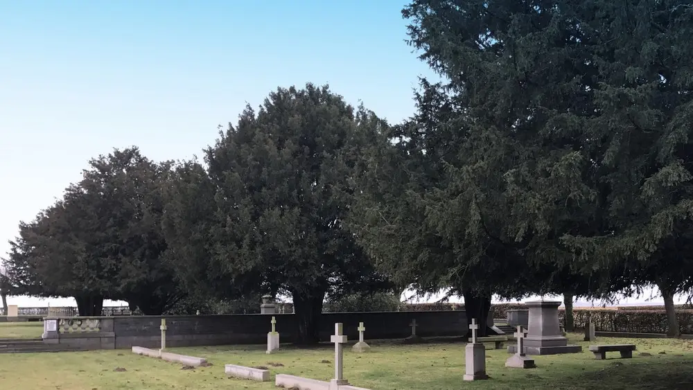 Cimetière Militaire < le Sourd < Thiérache < Aisne < Picardie < Hauts de France
