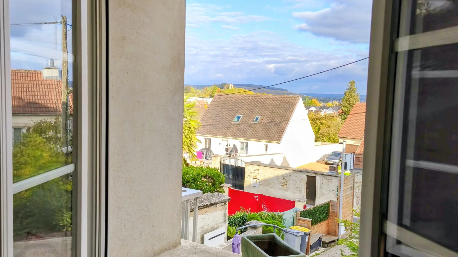 VUE DEPUIS CUISINE