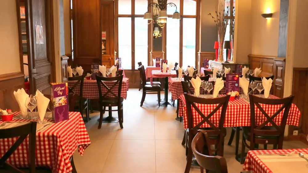 Restaurant Le Grand cerf < LA CAPELLE < Thiérache < Aisne < Hauts de France