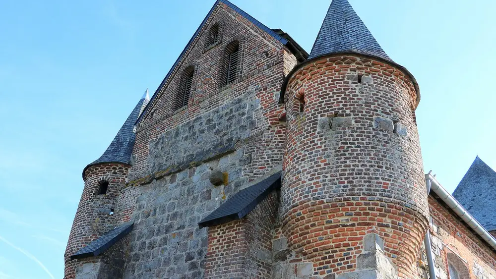 Eglise fortifiée < Englancourt < Thiérache < Aisne < Hauts-de-France