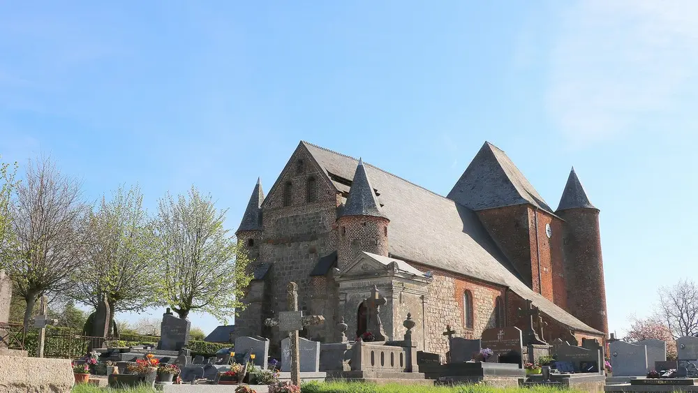 Eglise fortifiée < Englancourt < Thiérache < Aisne < Hauts-de-France