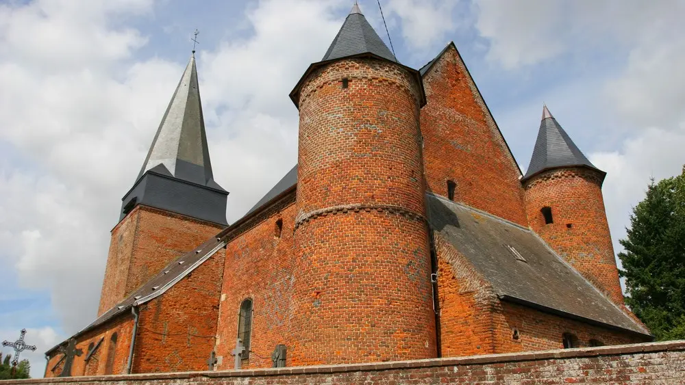 Eglise fortifiée < Lavaqueresse < Thiéraceh < Aisne < Hauts de France