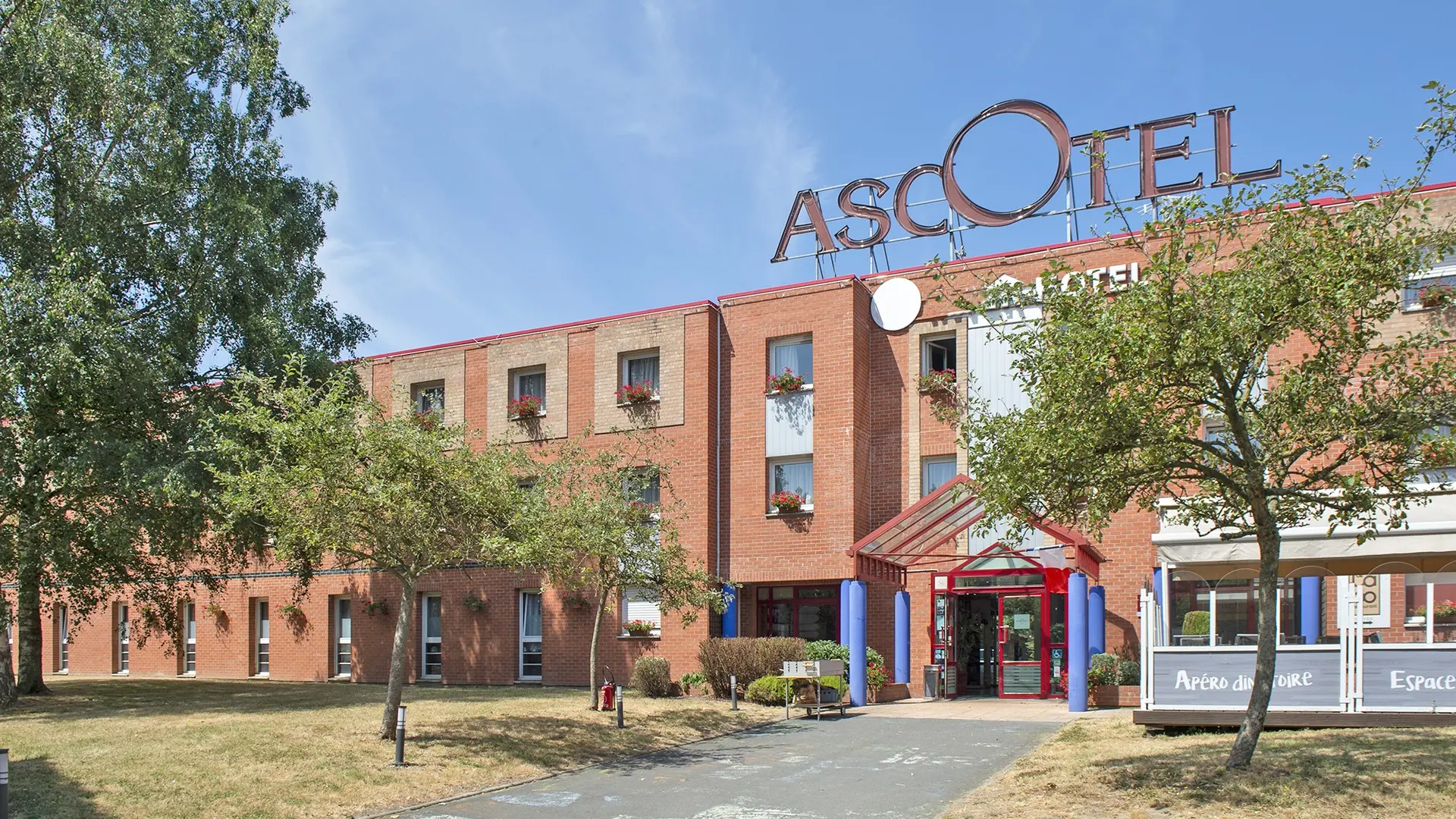 THE ORIGINALS CITY ASCOTEL - Façade