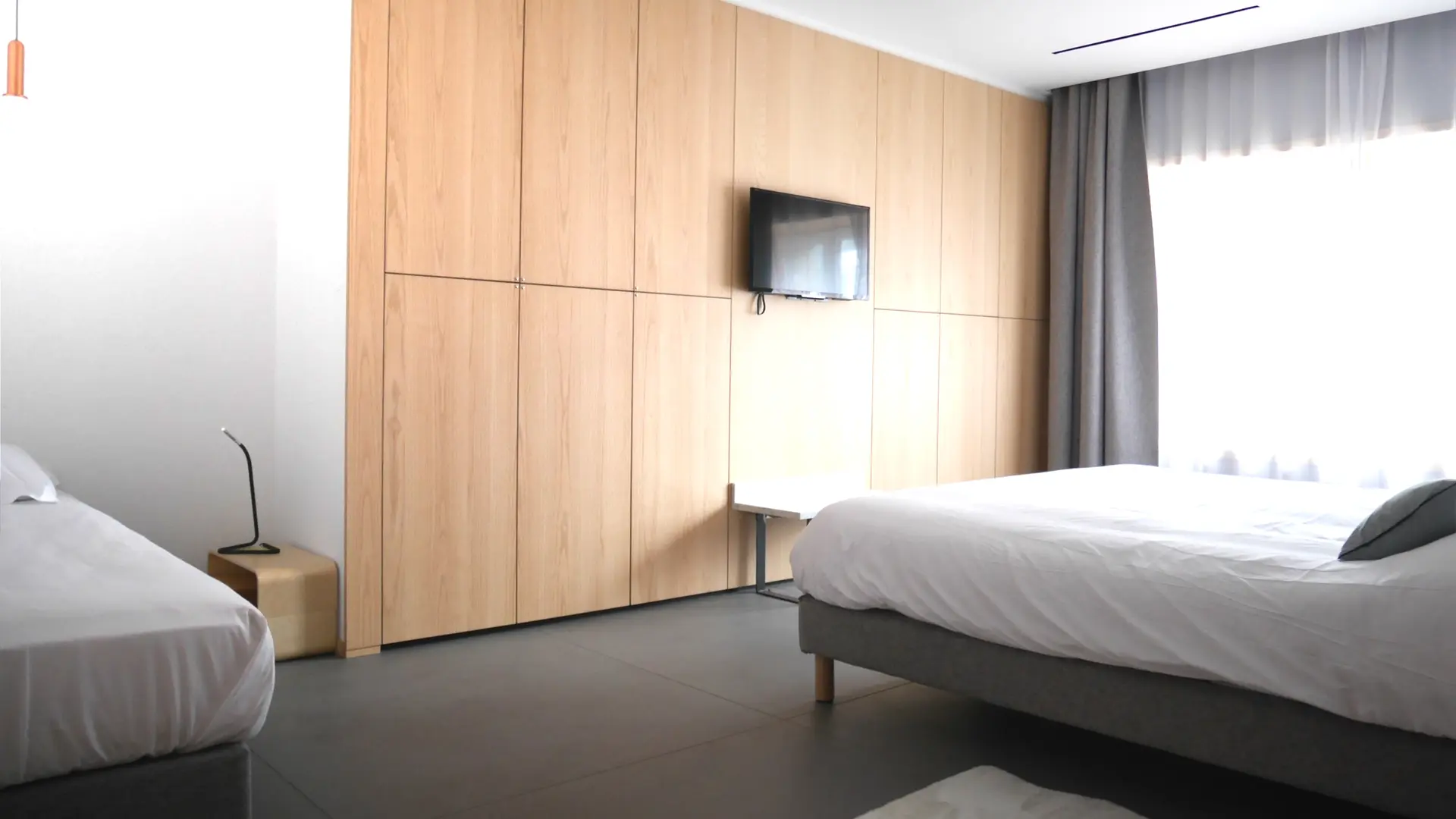 Suite 1