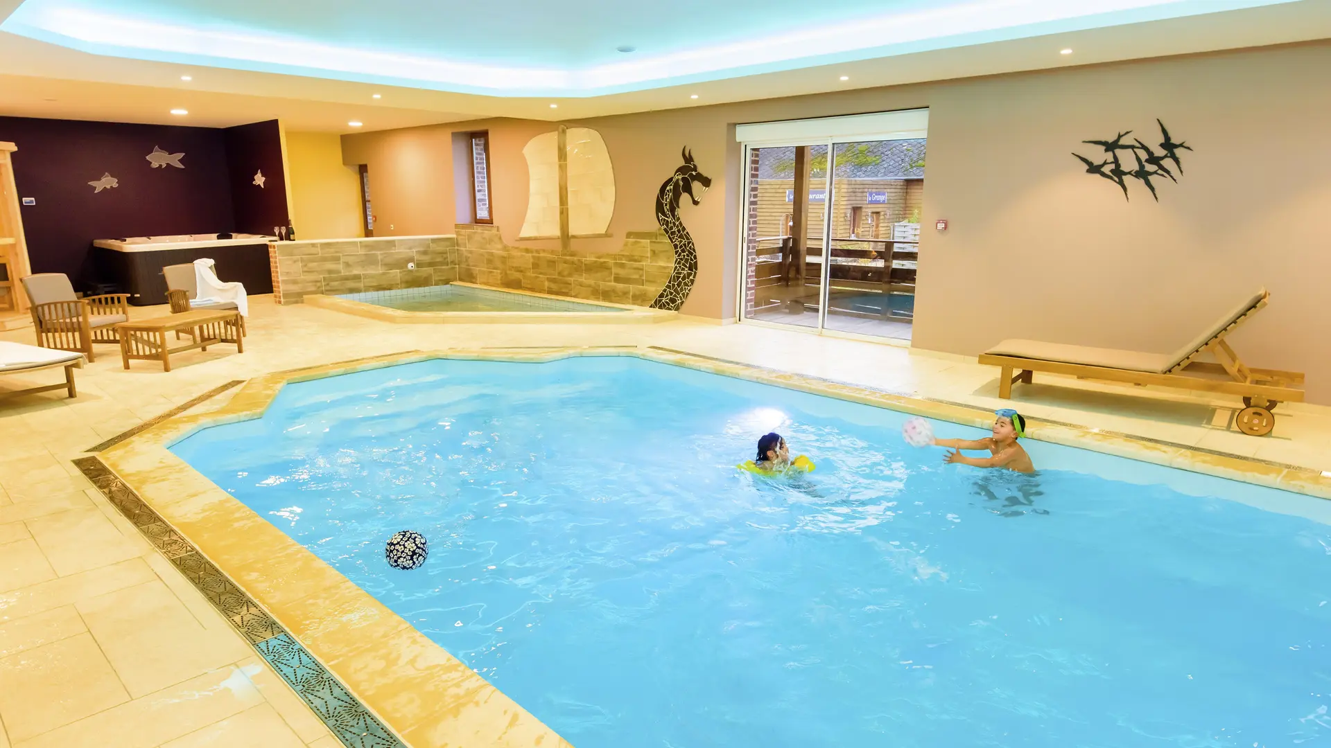 Les Landières de Fontaine - Piscine espace d'étente