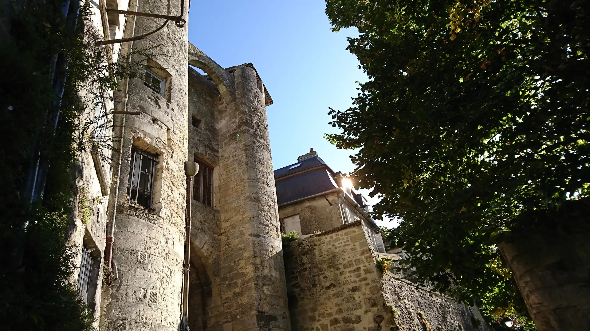 Porte des Chenizelles VI < Laon < Aisne < Picardie