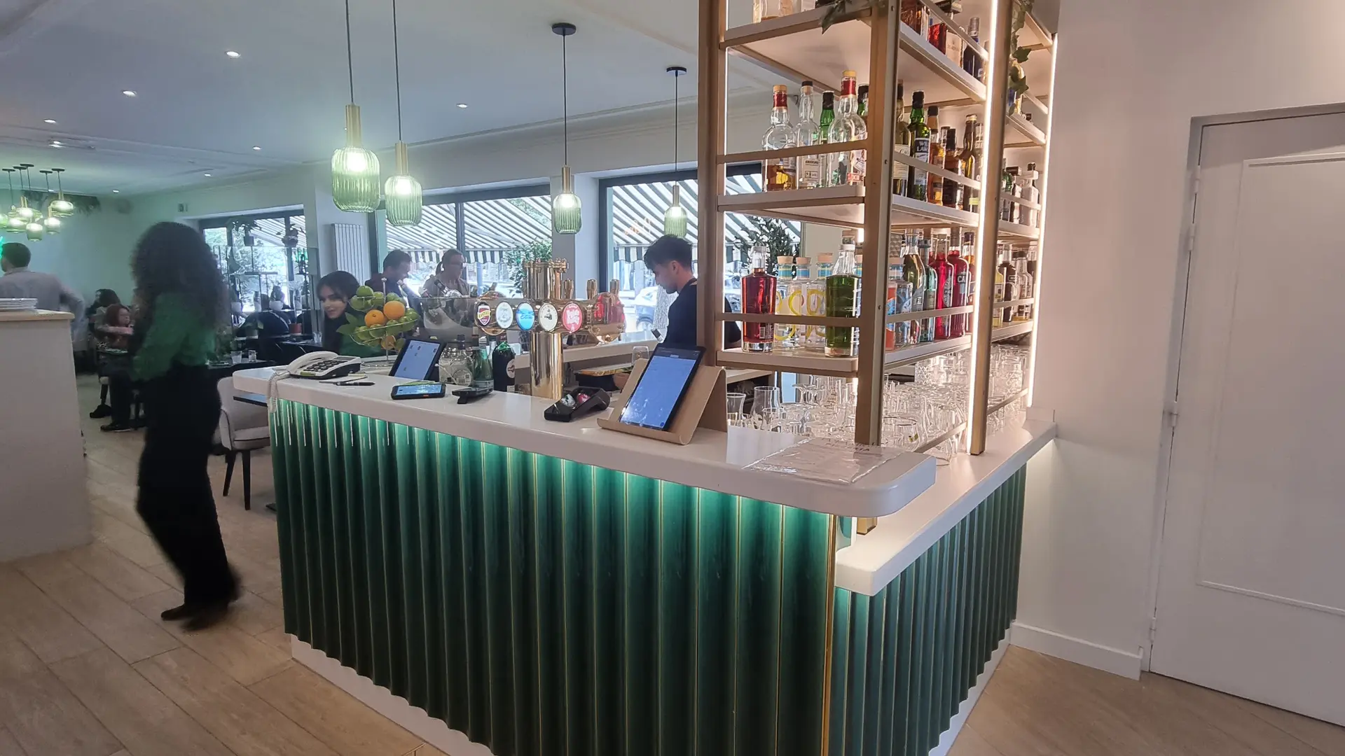 RestaurantlaFamiglia–Bar_LucasArena