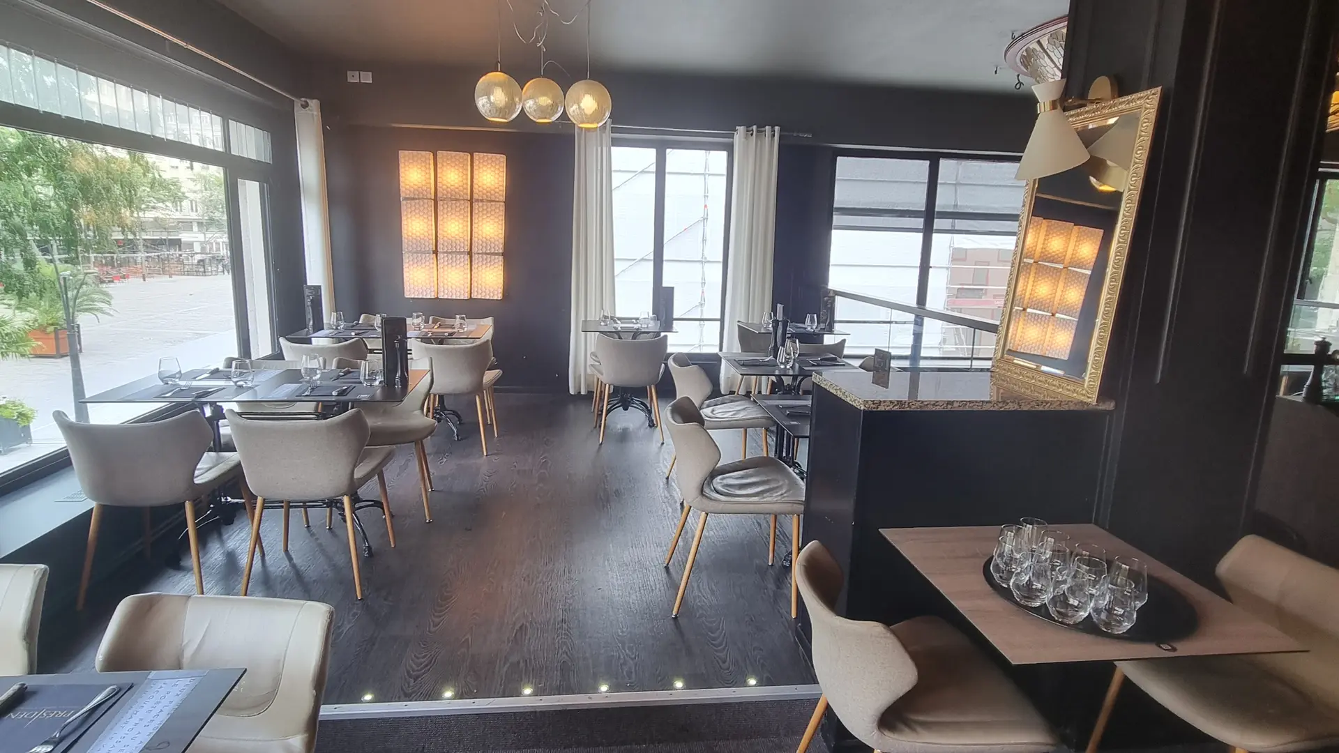 RestaurantlePresident–Mezanine3_ChristineThonon