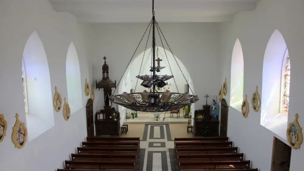 Eglise fortifiée < Flavigny-le-grand-et-Beaurain < Aisne < Picardie