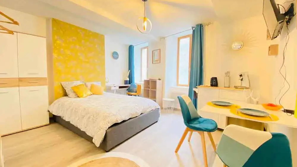 Studio Chic I < Laon < Aisne < Hauts-de-France