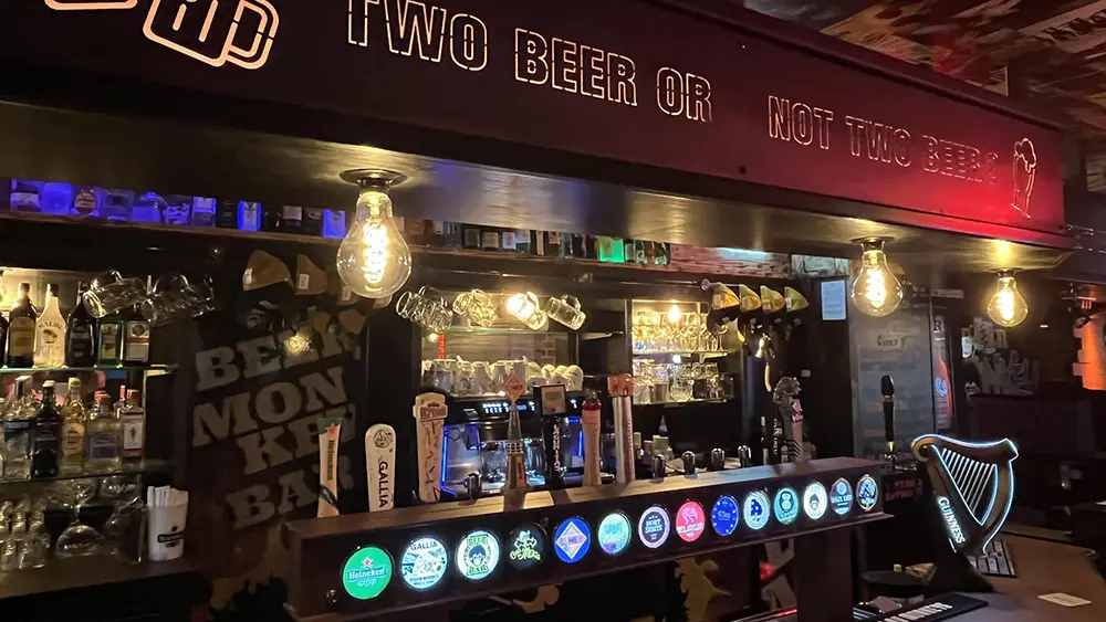 Beer Monkey Bar I < Laon < Aisne < Picardie