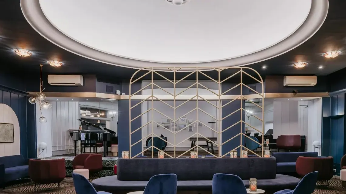 SalonRestaurant