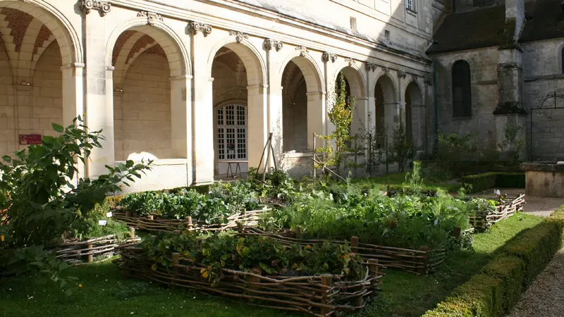 Ensemble abbatial Saint-Martin V < Laon < Aisne < Picardie