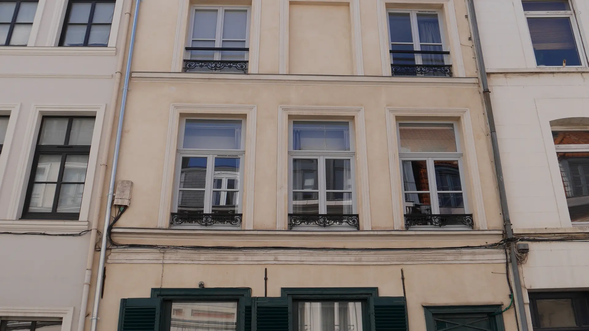 facade avant