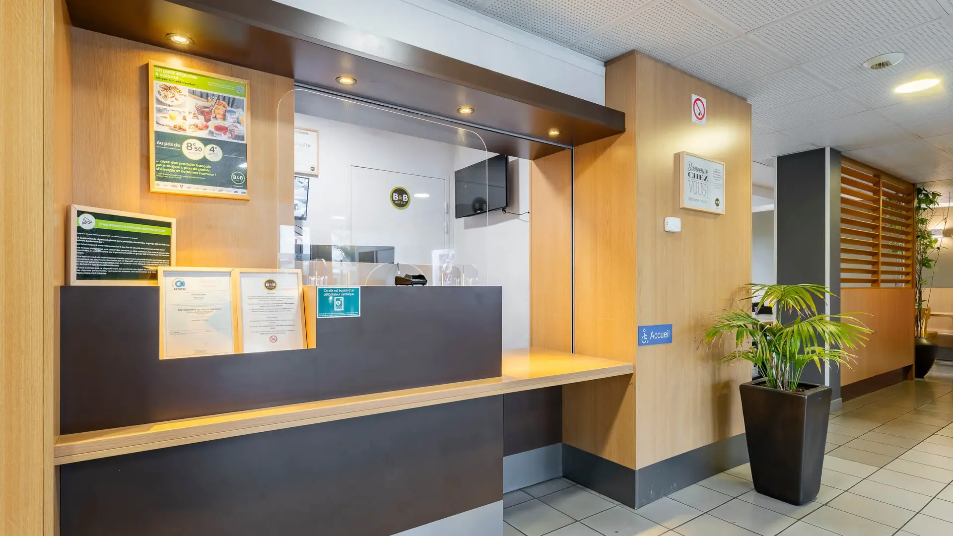 hotel-valenciennes_4516_reception-31324_0